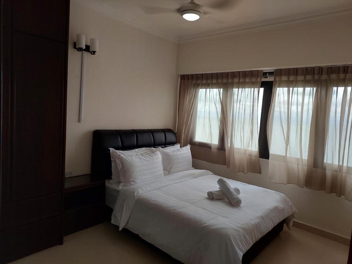 Batu Ferringhi Luxury Seaview Suite - 3Br Exteriör bild