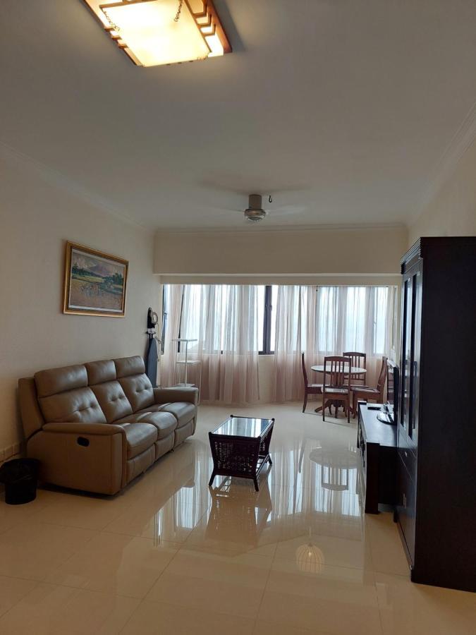 Batu Ferringhi Luxury Seaview Suite - 3Br Exteriör bild